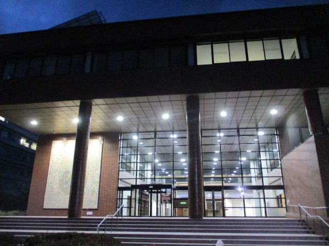 宮崎大学 図書館(正面玄関)